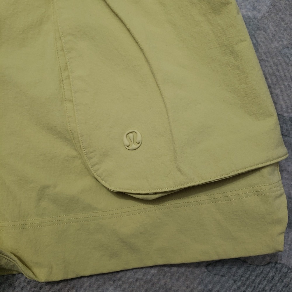 Lululemon Shorts Womens 6 Yellow Relaxed Fit Super High Rise Cargo Pockets - Picture 4 of 10
